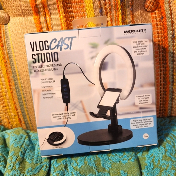 Vlog Cast Studio - Picture 2 of 2